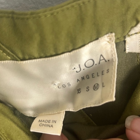 J.O.A olive green asymmetrical ruffle sleeve dress size medium - Picture 6 of 8